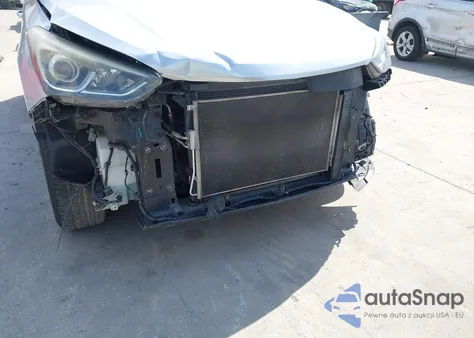 2017 Hyundai Santa Fe Sport 2.4L z USA, uszkodzony, nr VIN 5XYZU3LB4HG420540